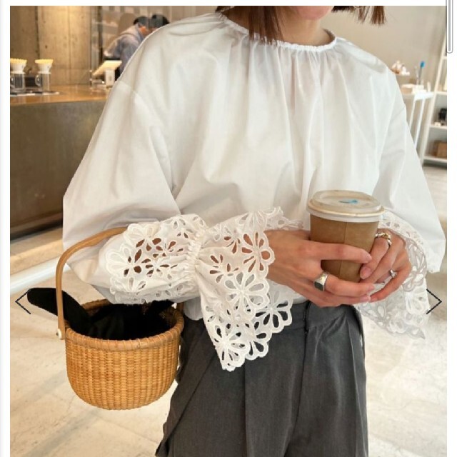 Drawer(ドゥロワー)の【完売・未使用】bow.a BOUQUET BLOUSE レディースのトップス(シャツ/ブラウス(長袖/七分))の商品写真