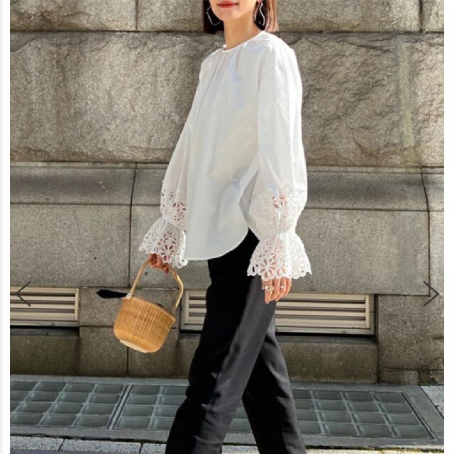 Drawer(ドゥロワー)の【完売・未使用】bow.a BOUQUET BLOUSE レディースのトップス(シャツ/ブラウス(長袖/七分))の商品写真