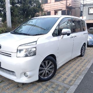 4WDで激安！車検5年2月★8人乗りカスタムヴォクシー  車高調 フルセグナビ