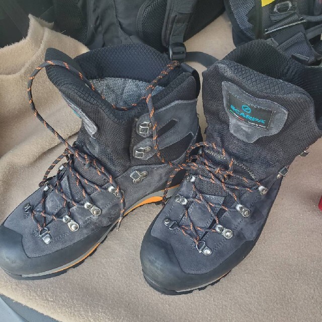 スカルパマンタテック登山靴アウトドア冬山のサムネイル