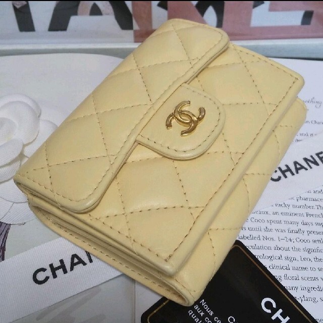 ★正規品 超美品★30番台 CHANEL シャネル 財布素材ラムスキン