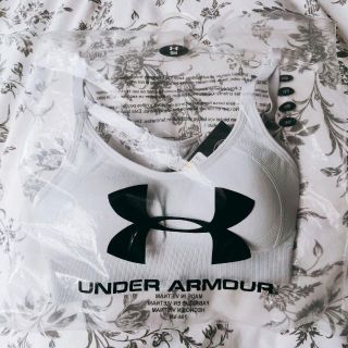 アンダーアーマー(UNDER ARMOUR)の⭐新品⭐アンダーアーマー  スポーツブラ/ライトサポート 1346685(ヨガ)