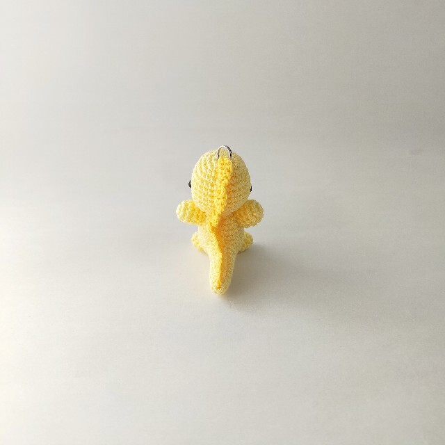 かいじゅうのあみぐるみ（黄色） ハンドメイドのぬいぐるみ/人形(あみぐるみ)の商品写真