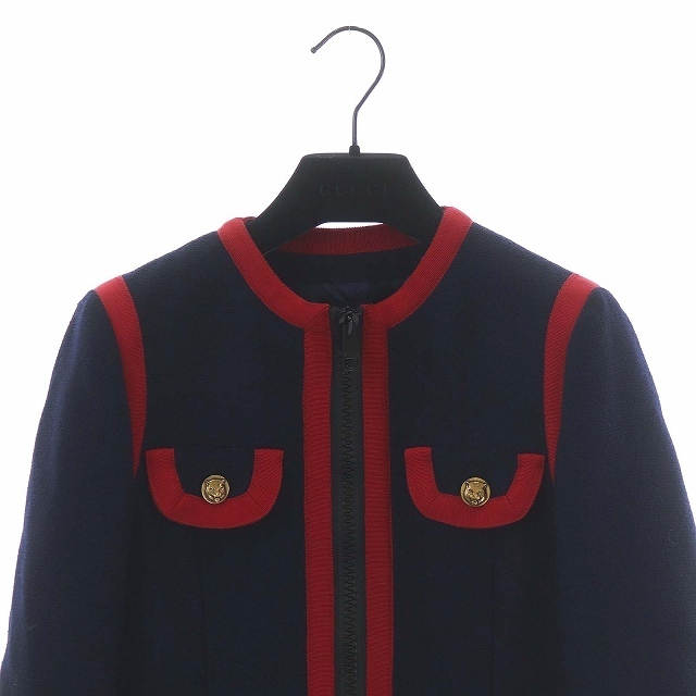 Gucci(グッチ)のグッチ GUCCI 2018年製 ノーカラージャケット 金ボタン 36 紺 赤 レディースのジャケット/アウター(その他)の商品写真