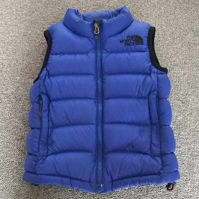 THE NORTH FACE(ザノースフェイス)のTHE NORTH FACE ダウンベスト 90㎝ キッズ/ベビー/マタニティのキッズ服男の子用(90cm~)(ジャケット/上着)の商品写真