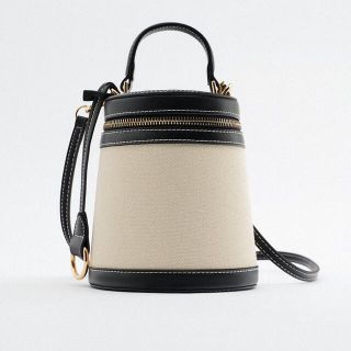 ザラ(ZARA)のZARA コントラスト　ボックスバッグ　クロスボディバッグ　ショルダーバッグ(ショルダーバッグ)