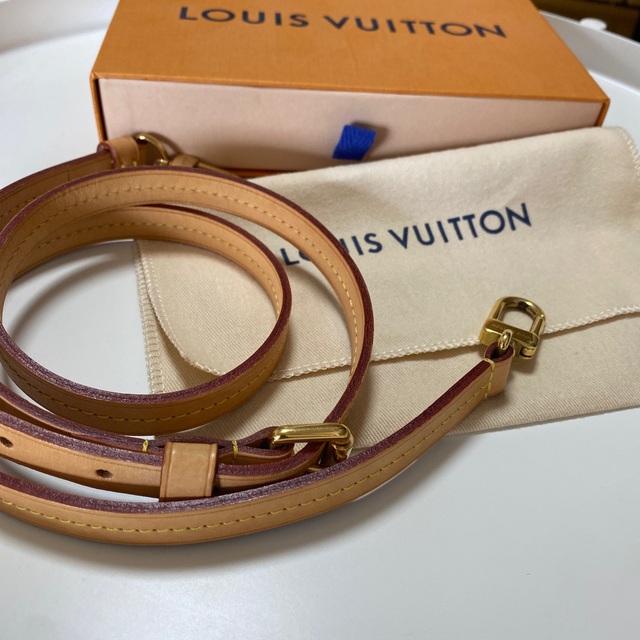 LOUIS VUITTON(ルイヴィトン)の美品◎ルイヴィトン　ショルダーストラップ　革 レディースのファッション小物(その他)の商品写真