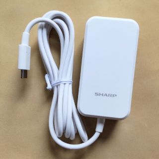 シャープ(SHARP)のシャープ製スマホの純正の急速充電器 SH-AC05 1個(バッテリー/充電器)