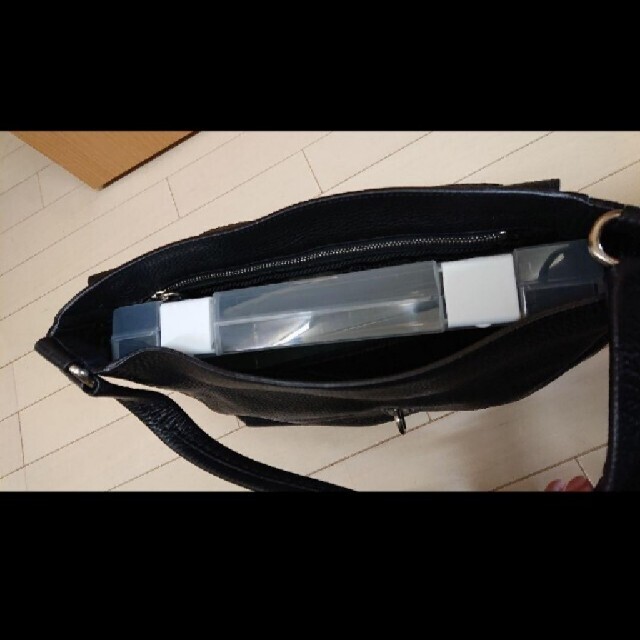 PRADA レザー ショルダーバッグ 黒 PRADA レザー ショルダーバッグ 黒