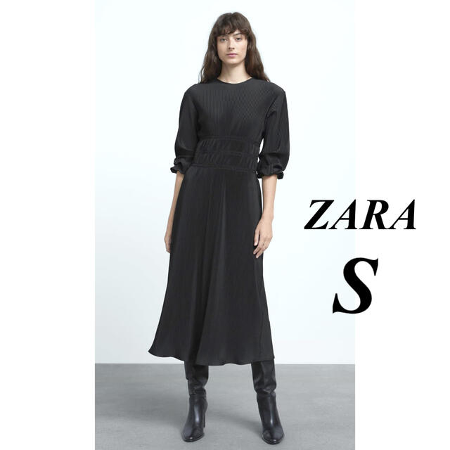 ZARA(ザラ)の新品未使用タグ付き　ZARA プリーツ　シャーリング　ロング　ワンピース　S 黒 レディースのワンピース(ロングワンピース/マキシワンピース)の商品写真