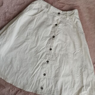 美品 スカート 白 フレア ミスティウーマン 綿100 フロントボタン(ひざ丈スカート)