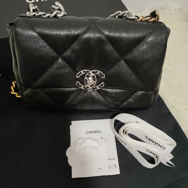 適当な価格 CHANEL - シャネル CHANEL 19 フラップ バッグ ショルダーバッグ 適当な価格 CHANEL - シャネル CHANEL 19 フラップ バッグ ショルダーバッグ