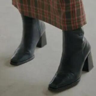 アメリヴィンテージ(Ameri VINTAGE)のAMERI SEAMLESS LITTLE SQUARE BOOTS(ブーツ)