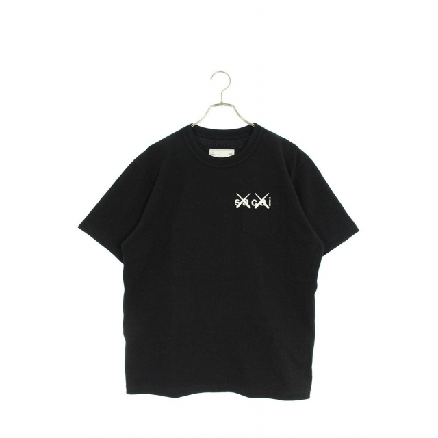 サカイ ×カウズ/KAWS　 ロゴ刺繍ポケットTシャツ 4 | フリマアプリ ラクマ