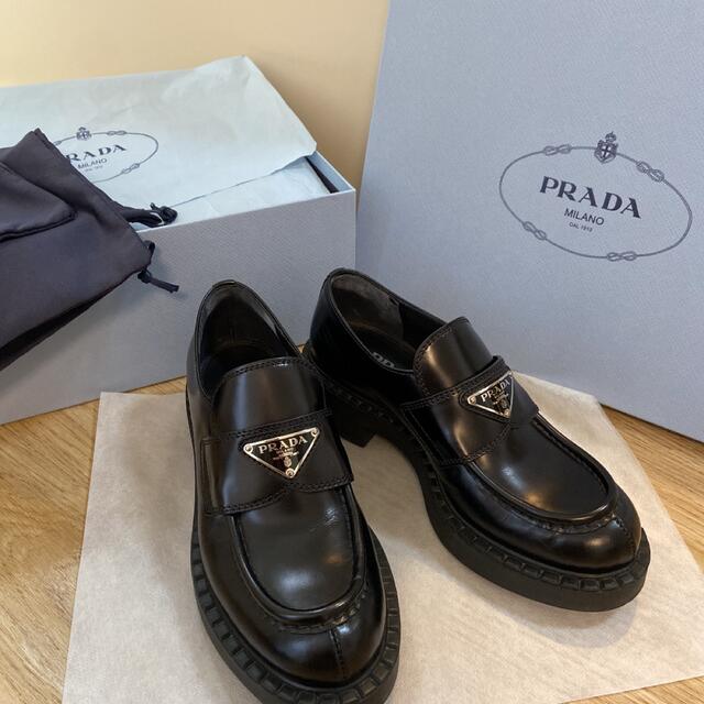 PRADA プラダ モノリス ブラッシュドレザー ローファー ブラック