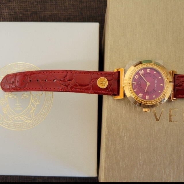 VERSACE(ヴェルサーチ)の【正規新品】ヴェルサーチ　腕時計 レディースのファッション小物(腕時計)の商品写真