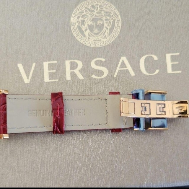 VERSACE(ヴェルサーチ)の【正規新品】ヴェルサーチ　腕時計 レディースのファッション小物(腕時計)の商品写真