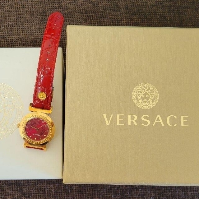 VERSACE(ヴェルサーチ)の【正規新品】ヴェルサーチ　腕時計 レディースのファッション小物(腕時計)の商品写真