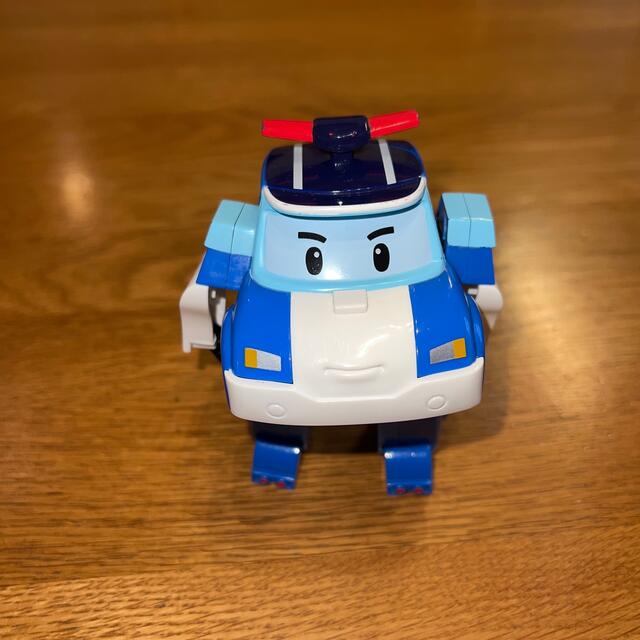 ロボカーポリー　へんしんロボット四体セット エンタメ/ホビーのおもちゃ/ぬいぐるみ(キャラクターグッズ)の商品写真