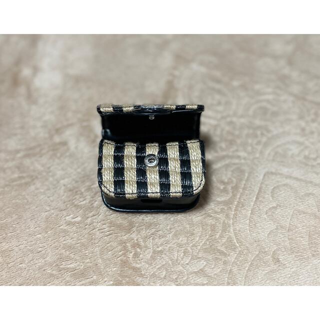 CHANEL(シャネル)のAirPodsケース CHANEL ノベルティー 1点のみ スマホ/家電/カメラのスマホアクセサリー(モバイルケース/カバー)の商品写真