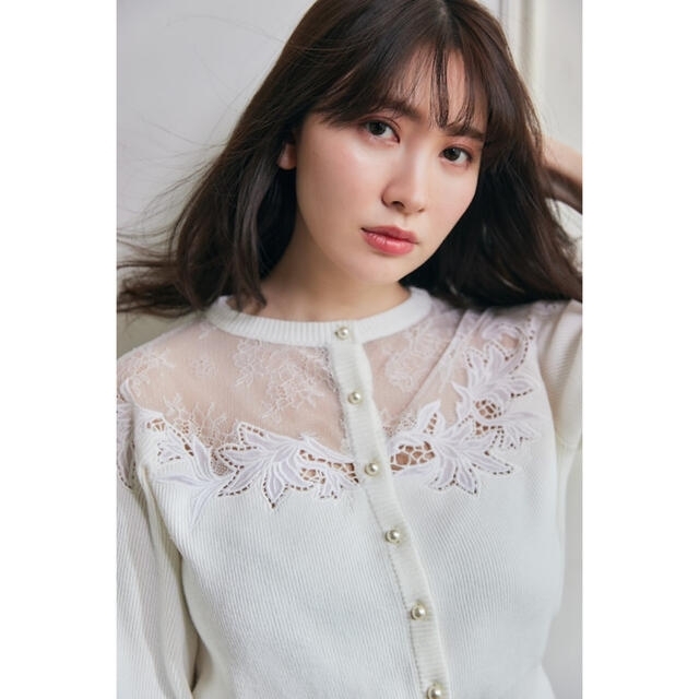 Her lip to(ハーリップトゥ)のHLT Lace Trimmed Pearl-Button Cardigan レディースのトップス(カーディガン)の商品写真