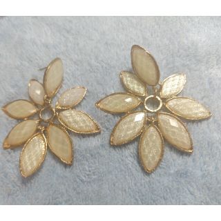 ピアス(ピアス)