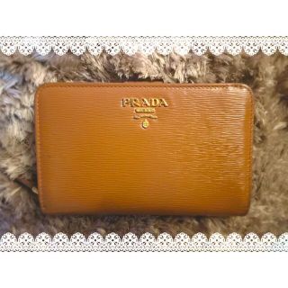 プラダ(PRADA)の●美品●PRADA プラダ　二つ折財布(財布)