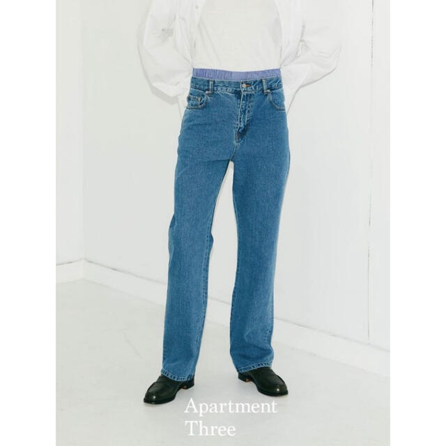 Apartment Three - High-Waisted Jeans