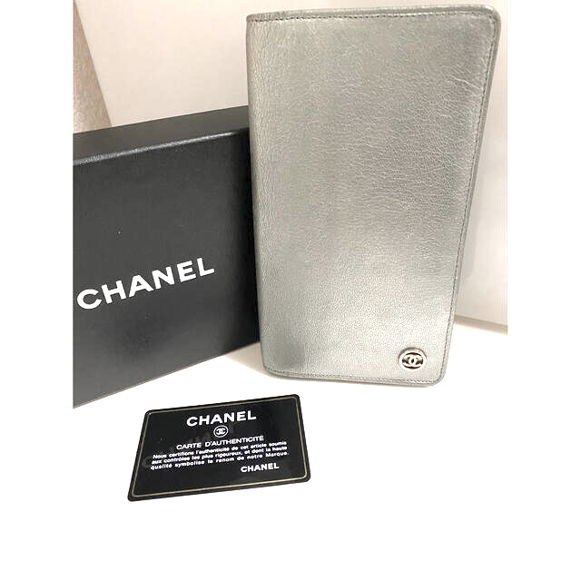 CHANEL(シャネル)の最終値下げ！シャネル　ココマーク　財布　シルバー レディースのファッション小物(財布)の商品写真