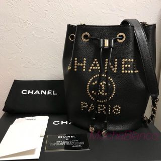 シャネル(CHANEL)の【美品】シャネル ドーヴィル スタッズ レザー 巾着 バッグ ブラック(ショルダーバッグ)