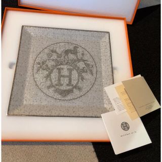 エルメス(Hermes)の新品 ギフト包装 エルメス モザイク プラチナ スクエアプレート 23cm 食器(食器)