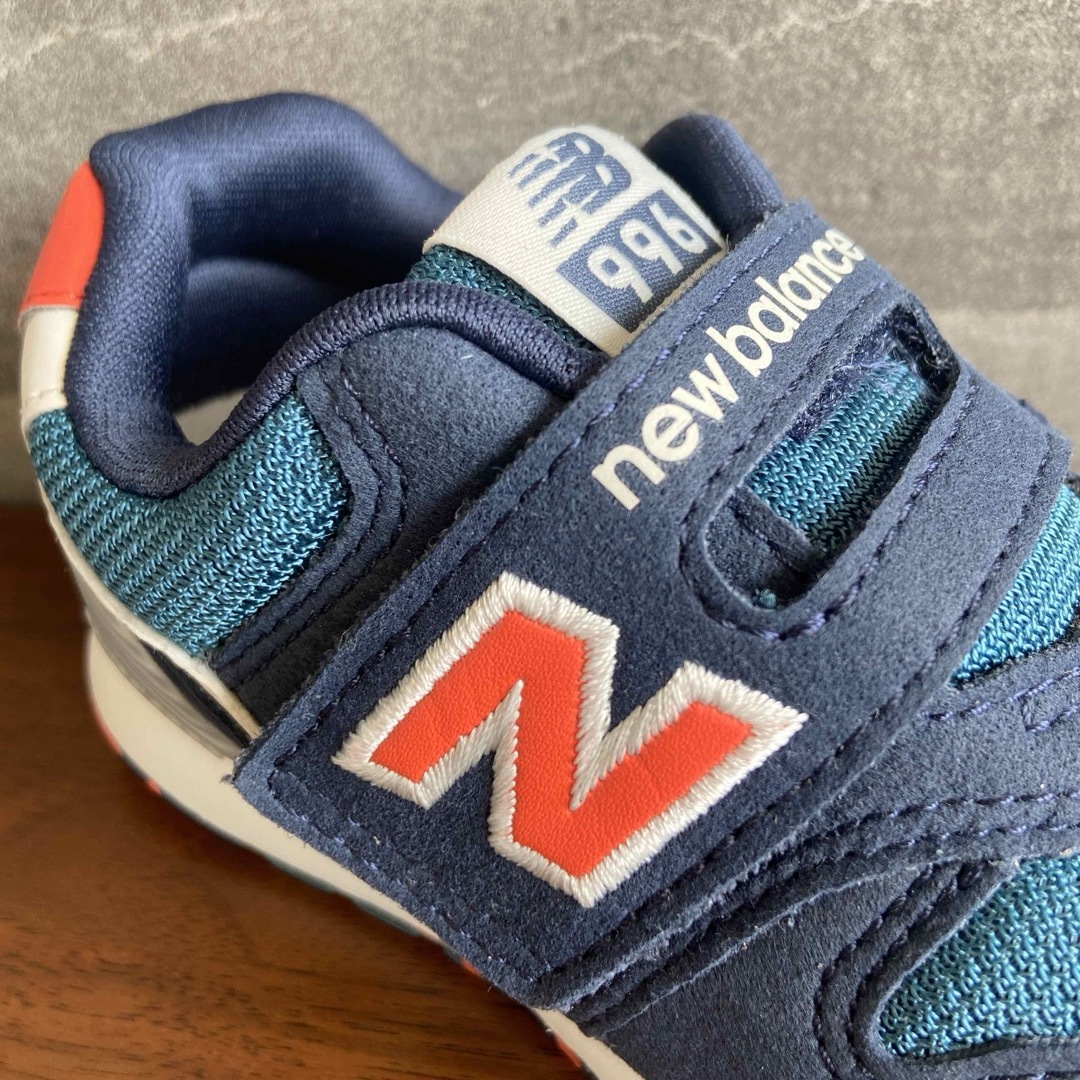 New Balance(ニューバランス)の【新品】14.5センチ ネイビー×マーブル ニューバランス スニーカー キッズ キッズ/ベビー/マタニティのベビー靴/シューズ(~14cm)(スニーカー)の商品写真