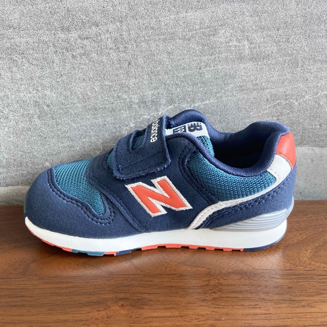 New Balance(ニューバランス)の【新品】14.5センチ ネイビー×マーブル ニューバランス スニーカー キッズ キッズ/ベビー/マタニティのベビー靴/シューズ(~14cm)(スニーカー)の商品写真