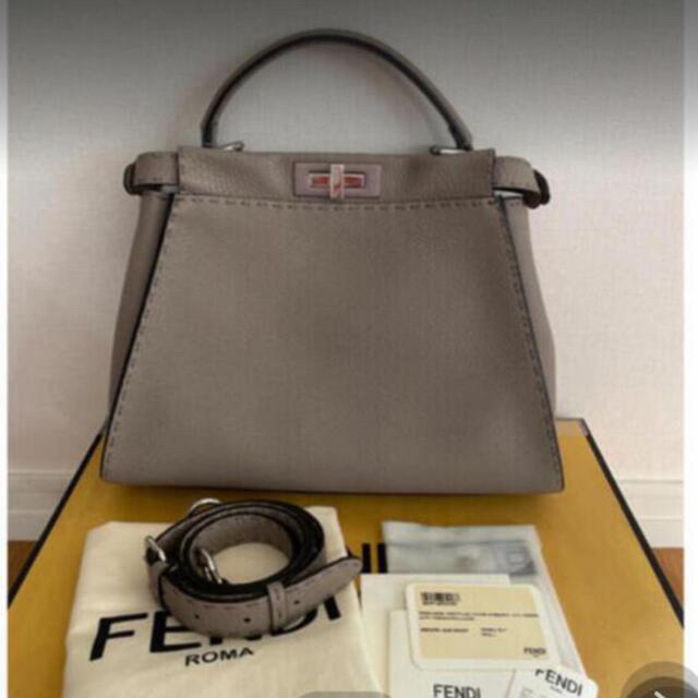 ハンドバッグFENDI フェンディ　ピーカブー　セレリア