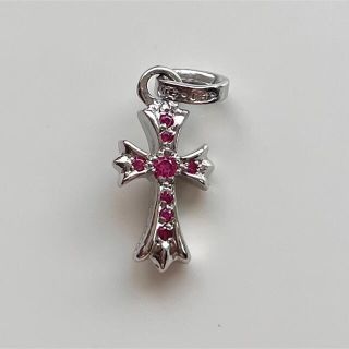 クロムハーツ(Chrome Hearts)のクロムハーツ CHクロス ベビーファットチャーム　ピンクサファイア　18k(ネックレス)