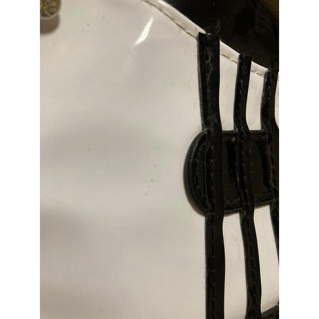 ☆ギター型 黒 ブラック ショルダーバッグ バンドマン ユニーク 個性的 ロック レディースのバッグ(ショルダーバッグ)の商品写真
