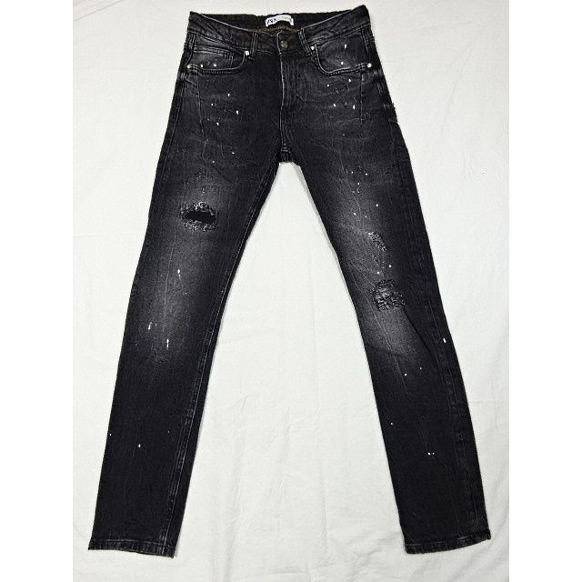 ZARA - ZARA☆黒ダメージ＆ペンキ加工デニム☆30☆ウェスト約