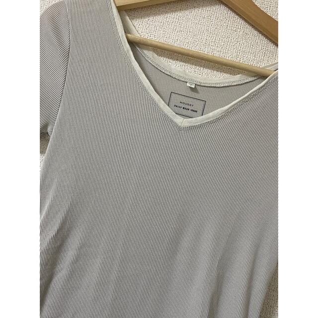 moussy(マウジー)のmoussy Tシャツ グレー Ｖネック レディースのトップス(Tシャツ(半袖/袖なし))の商品写真