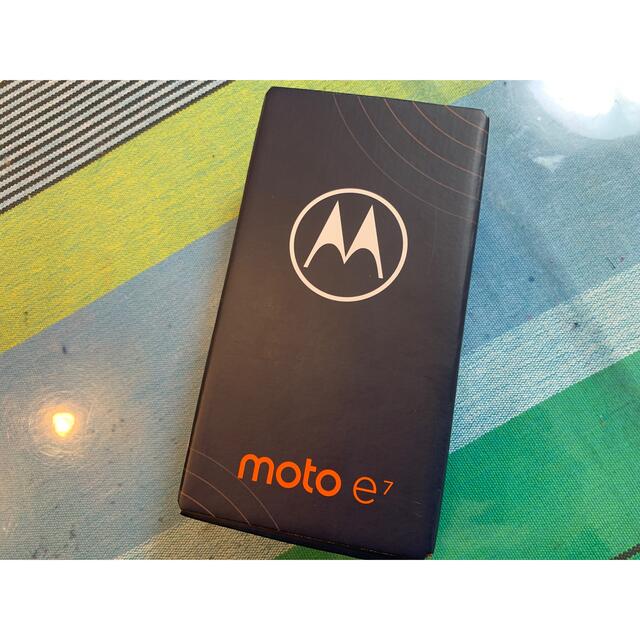 【値下げ】【送料無料】【新品】MOTOROLA moto e7 ミネラルグレイスマートフォン/携帯電話