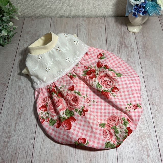 現品のみ❗️【9】わんこ服・犬服　バルーンワンピース　ハンドメイド　Sサイズ ハンドメイドのペット(ペット服/アクセサリー)の商品写真