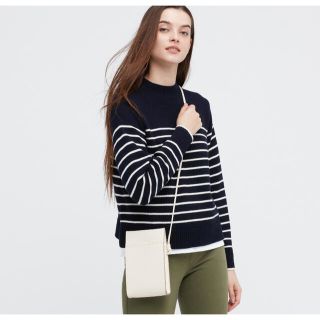 ユニクロ(UNIQLO)のユニクロ　レザータッチミニツールショルダーバッグ　ホワイト(ショルダーバッグ)