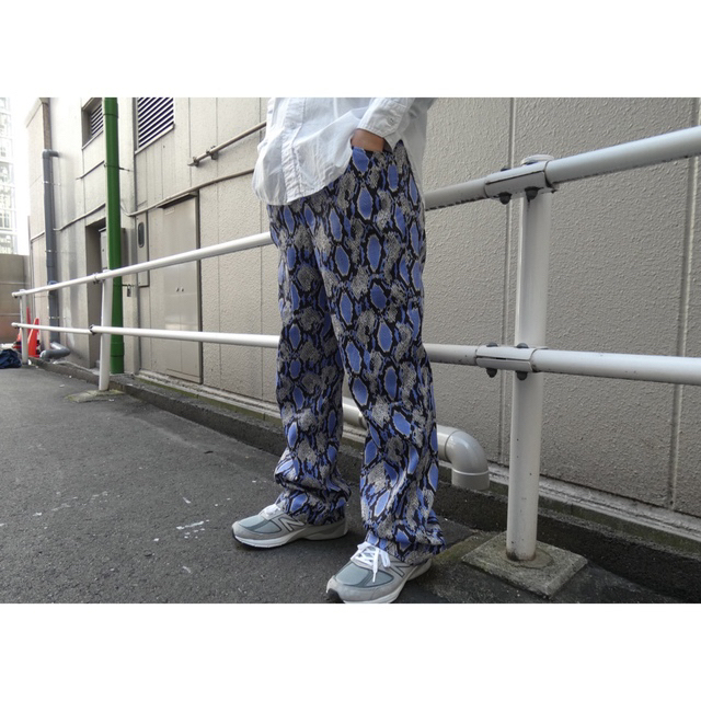 販売の専門店 needles イージーパンツ　パイソン柄 20SS 