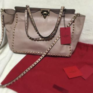 ヴァレンティノ(VALENTINO)の新品未使用♡正規品 VALENTINO♡ロックスタッズトート(トートバッグ)