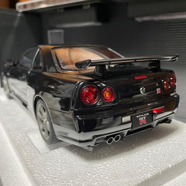 未展示品オートアート1/18 スカイライン GT-R R34 V-SPEC II