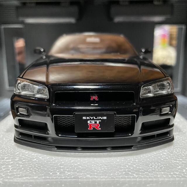 未展示品オートアート1/18 スカイライン GT-R R34 V-SPEC II-