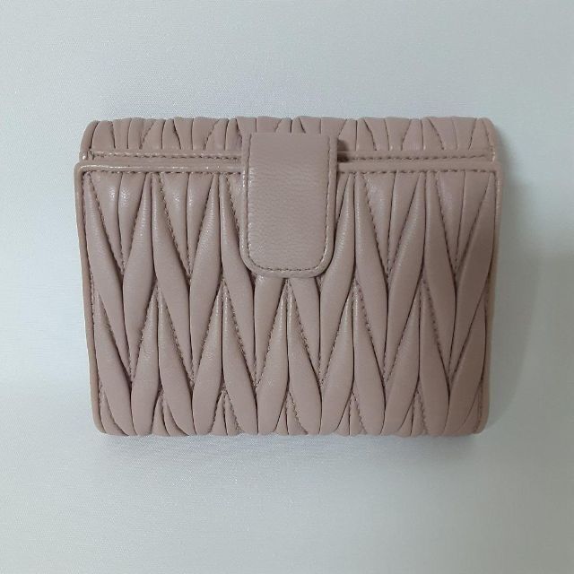 美品】ミュウミュウ miu miu 二つ折り 財布 マテラッセ ベージュ