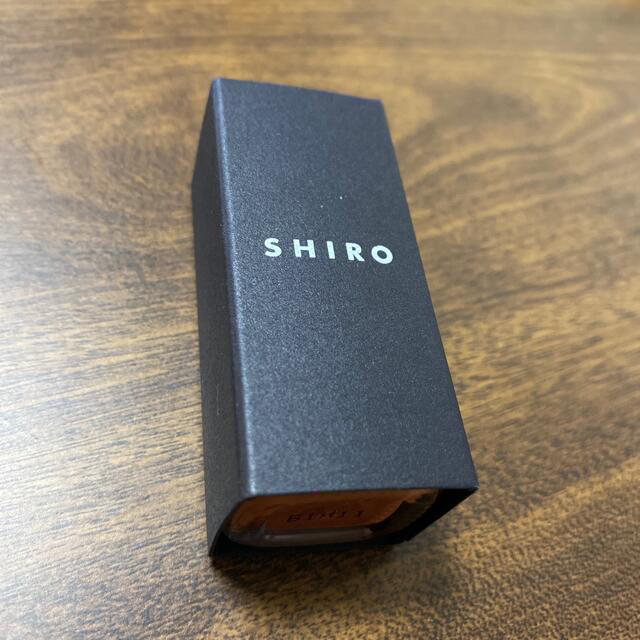 shiro(シロ)のSHIRO 亜麻ネイル　1l03 未使用 コスメ/美容のネイル(マニキュア)の商品写真