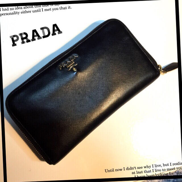 PRADA(プラダ)の破格⭐︎正規品 PRADA❤️サフィアーノラウンドジッパー長財布 レディースのファッション小物(財布)の商品写真