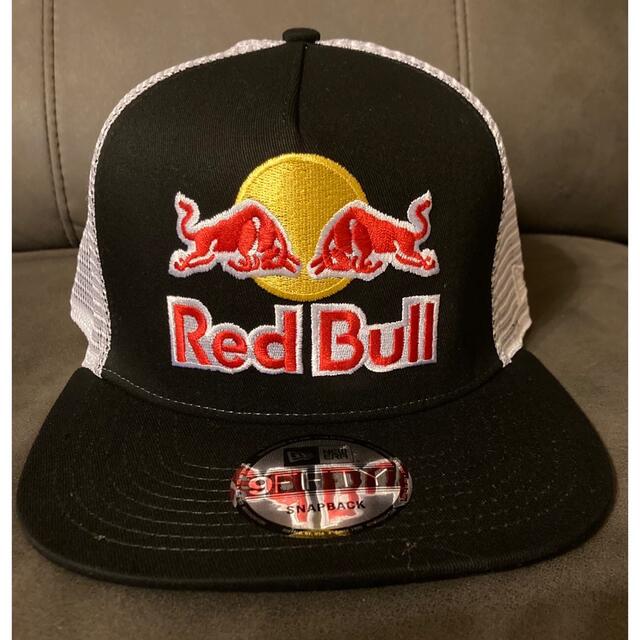 NEW ERA(ニューエラー)のRedBull レッドブルメッシュキャップ　ブラック　ホワイト　翌日発送 メンズの帽子(キャップ)の商品写真