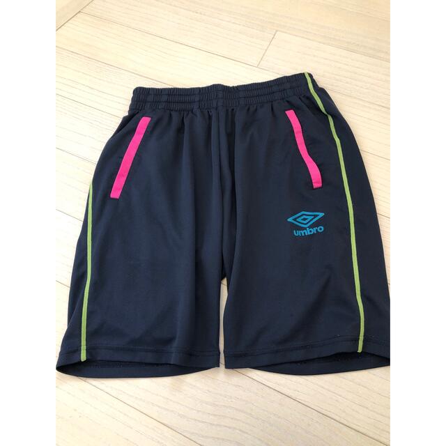 UMBRO(アンブロ)の匿名配送♡umbro アンブロ ハーフパンツ　ネイビー　スポーツパンツ　Sサイズ レディースのパンツ(ハーフパンツ)の商品写真